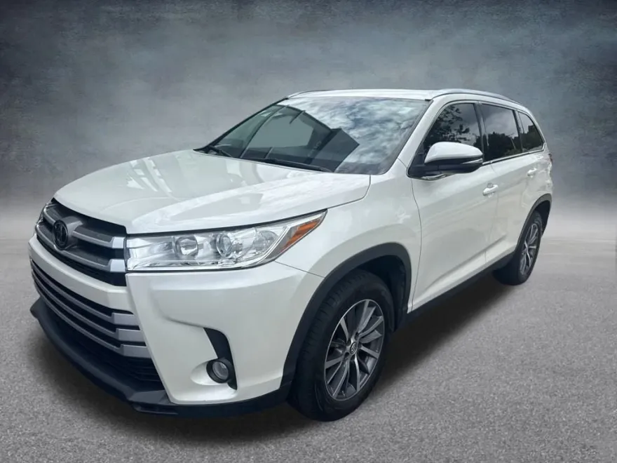 2019 Toyota Highlander XLE photo 1