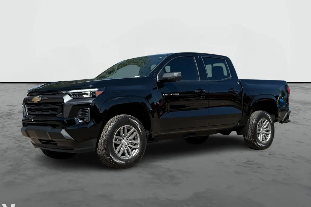 2025 Chevrolet Colorado Work Truck LT photo 1