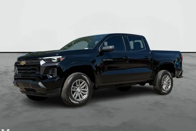 2025 Chevrolet Colorado Work Truck LT photo 1