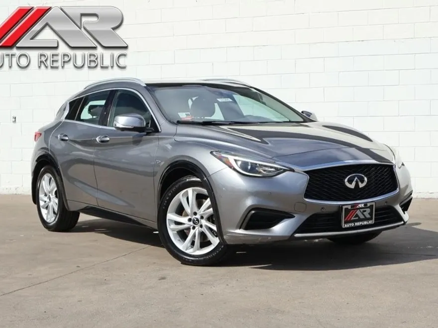 2019 Infiniti QX30 Luxe photo 1