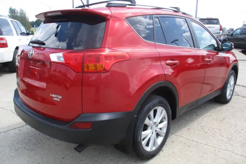 2015 Toyota RAV4 Limited photo 1
