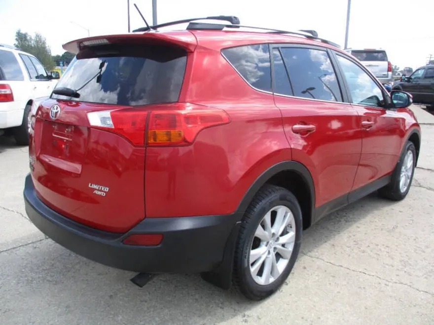 2015 Toyota RAV4 Limited photo 1
