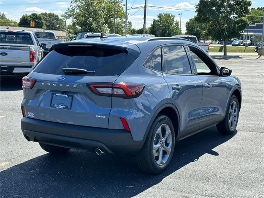 2025 Ford Escape ST-Line photo 1