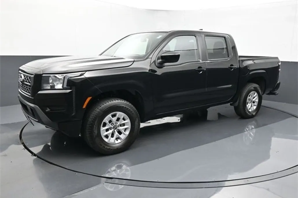 2024 Nissan Frontier SV photo 1