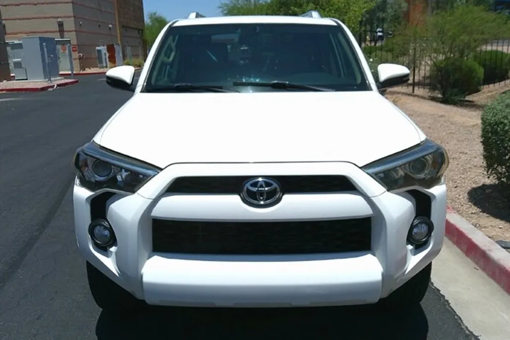 2018 Toyota 4Runner SR5 Premium photo 1