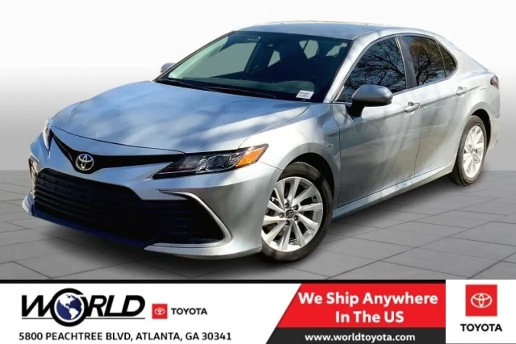 2021 Toyota Camry LE photo 1