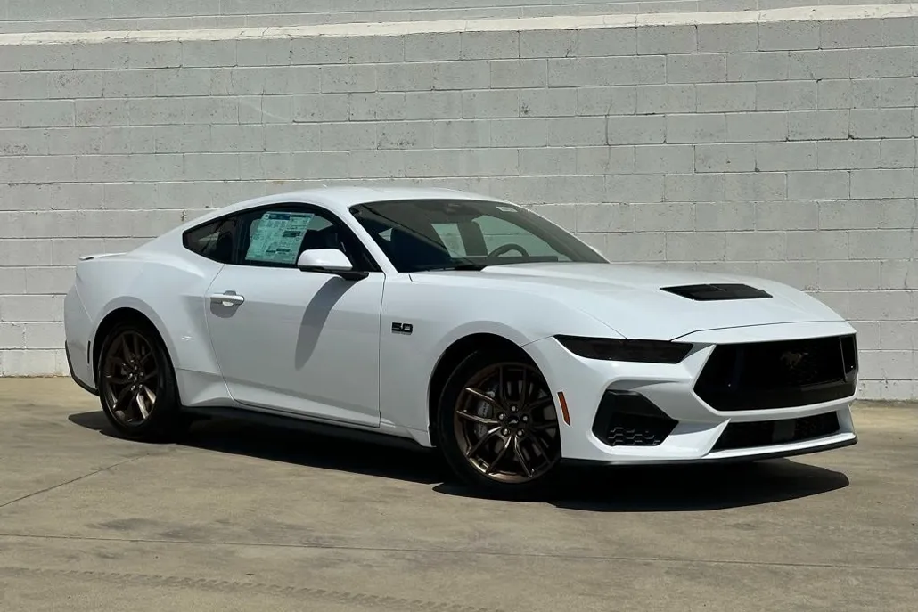 2025 Ford Mustang GT Premium photo 1