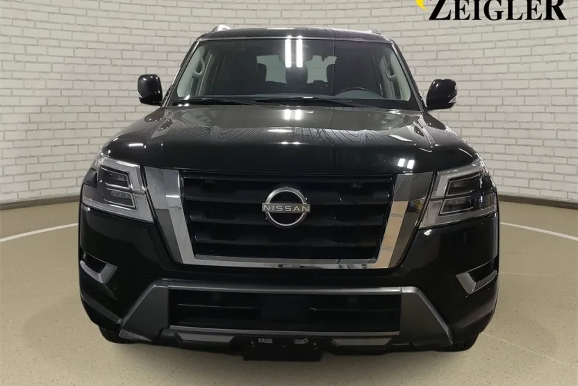 2022 Nissan Armada SV photo 1
