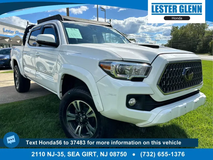 2018 Toyota Tacoma TRD Sport photo 1