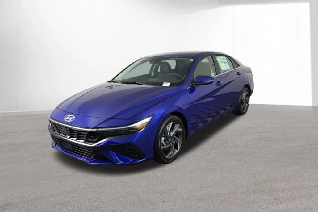 2025 Hyundai Elantra Limited photo 1