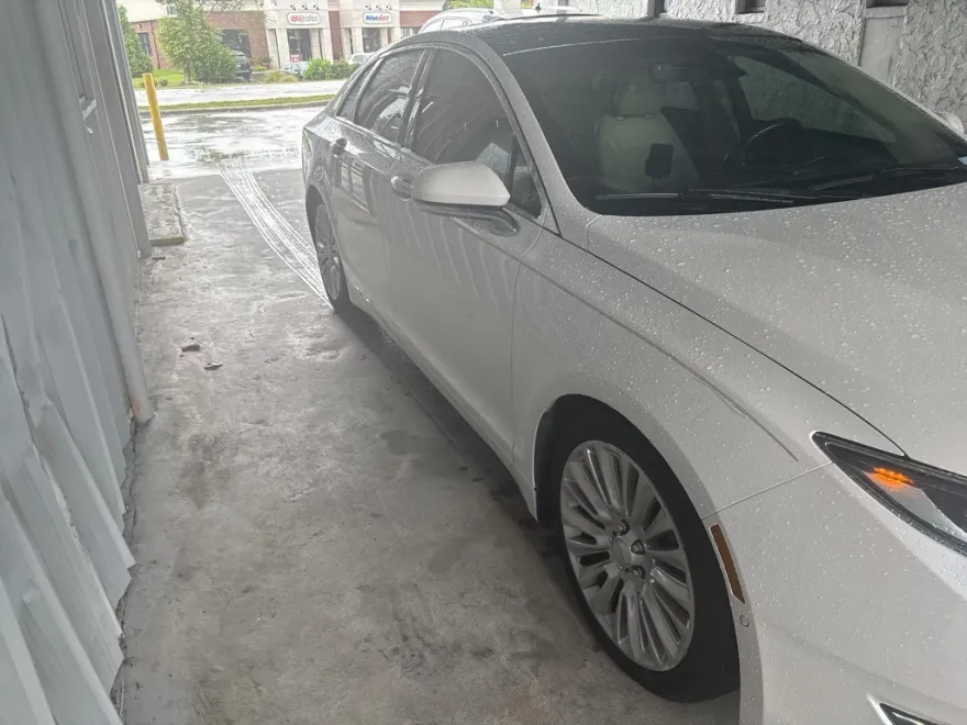 2016 Lincoln MKZ Base photo 1