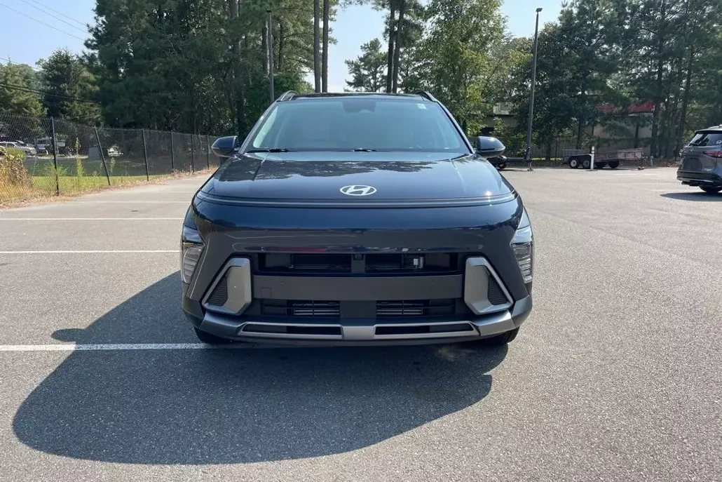 2024 Hyundai Kona Limited photo 1