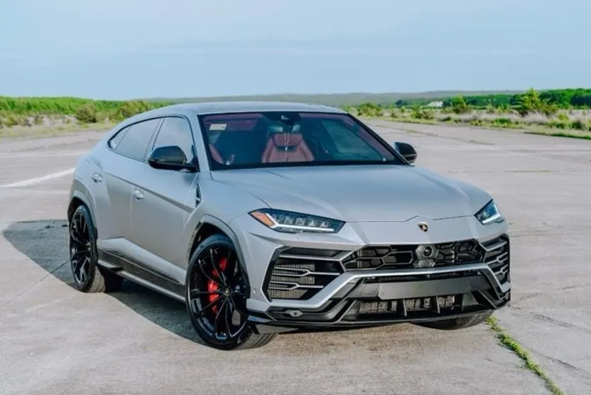 2022 Lamborghini Urus photo 1