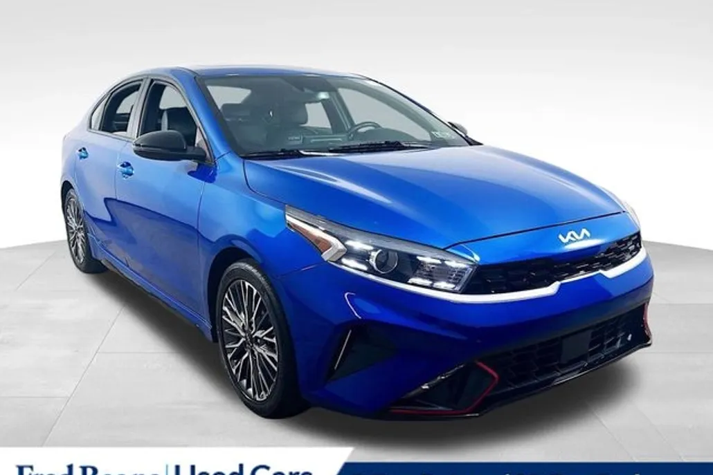 2023 Kia Forte GT-Line photo 1