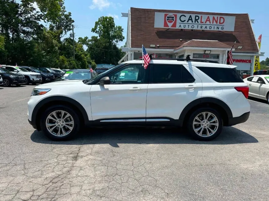 2020 Ford Explorer XLT photo 1