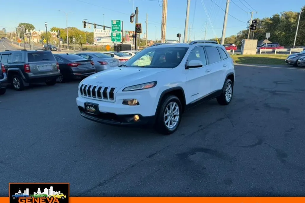 2016 Jeep Cherokee Latitude photo 1