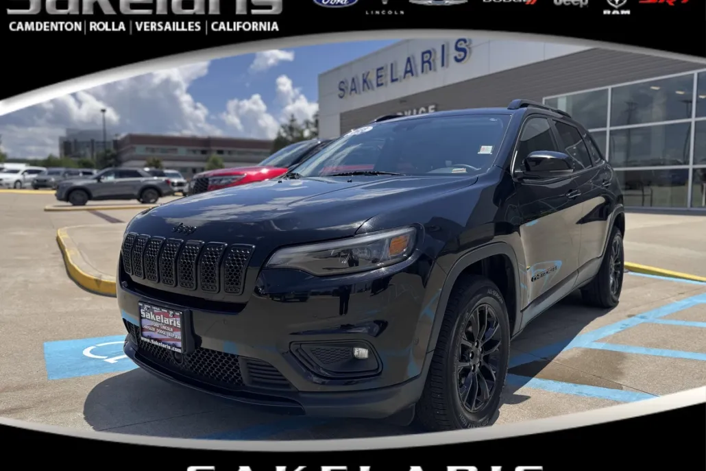 2023 Jeep Cherokee Altitude Lux photo 1