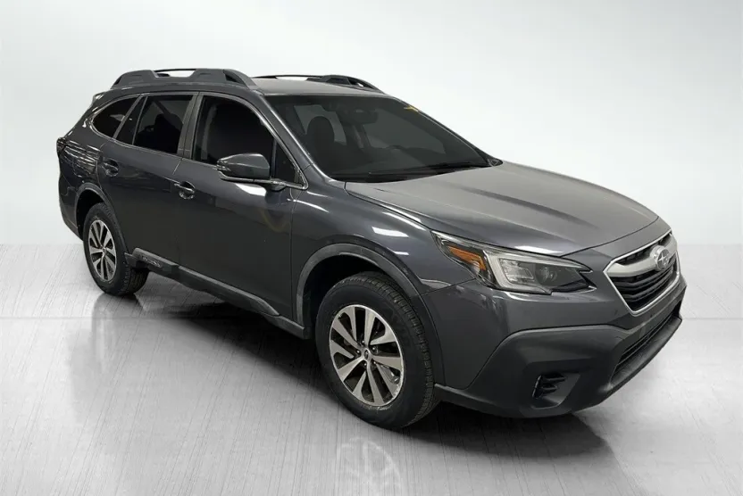 2020 Subaru Outback Premium photo 1
