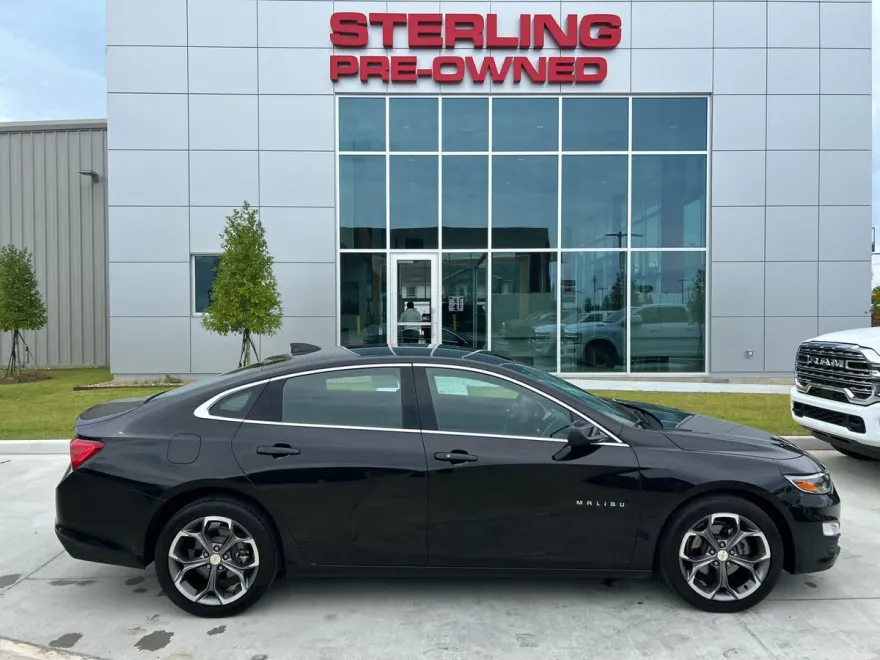 2024 Chevrolet Malibu 1LT photo 1