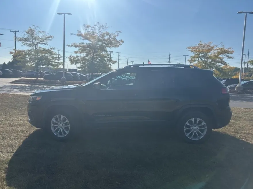 2021 Jeep Cherokee Latitude photo 1