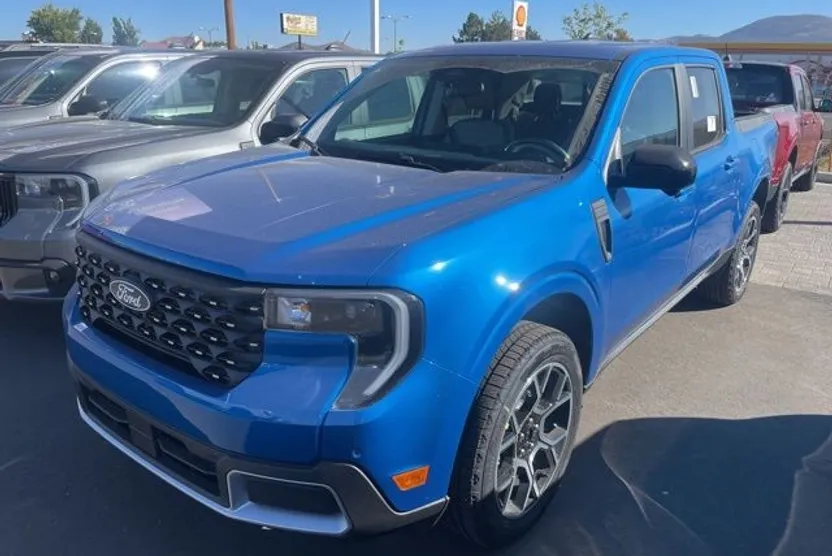 2025 Ford Maverick Lariat photo 1