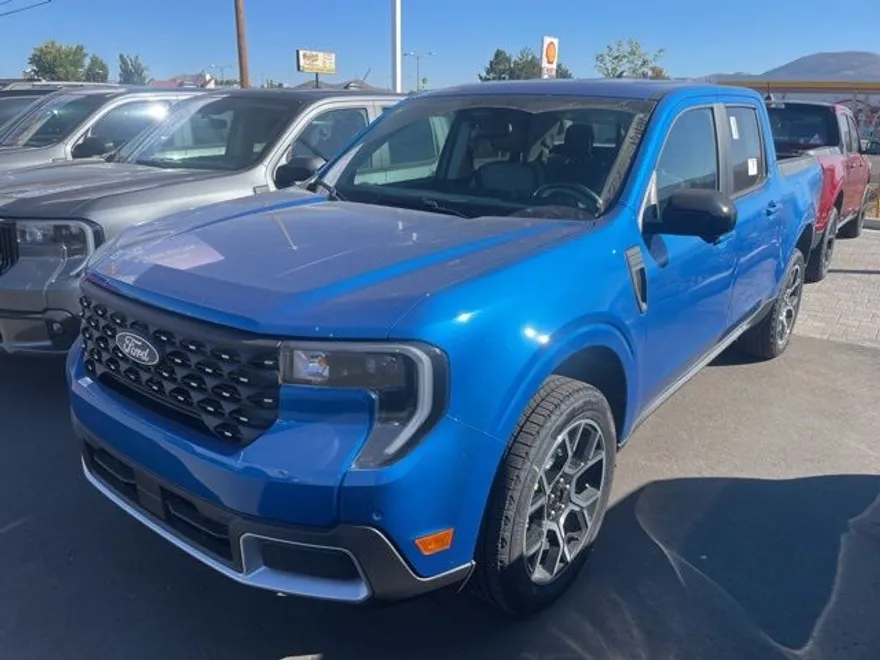 2025 Ford Maverick Lariat photo 1