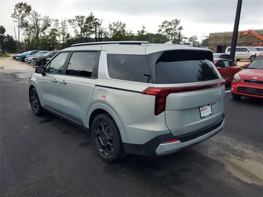 2026 Kia Carnival EX photo 1
