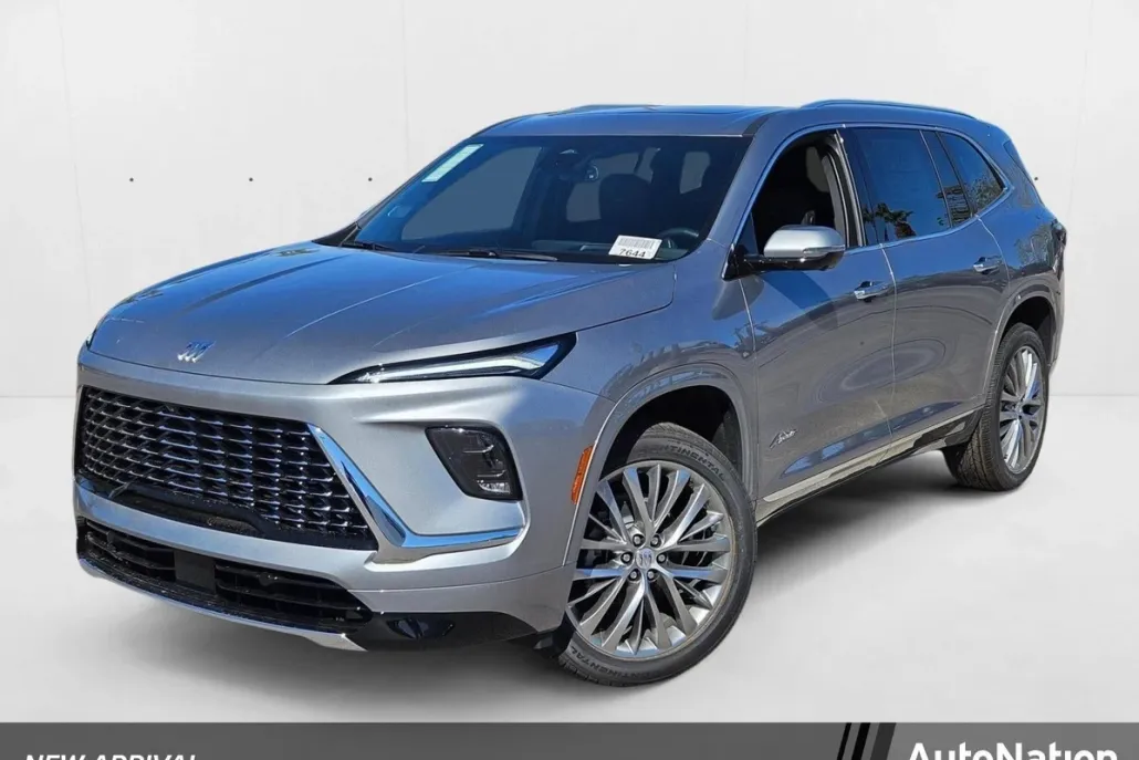 2025 Buick Enclave Avenir photo 1