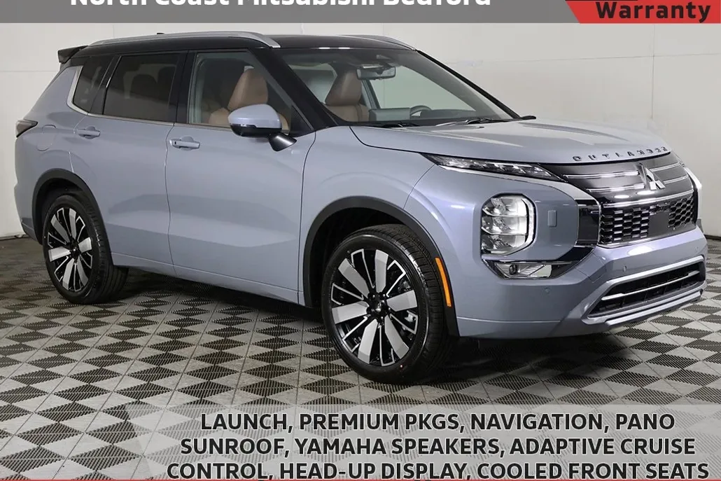 2025 Mitsubishi Outlander SEL photo 1