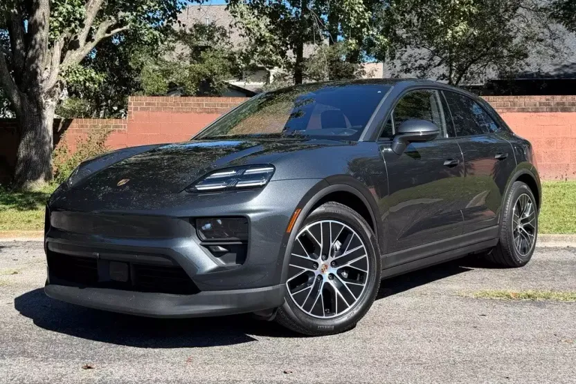 2025 Porsche Macan Electric 4 photo 1
