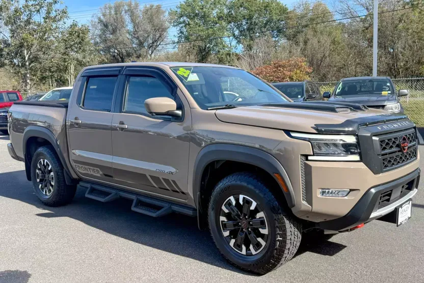 2022 Nissan Frontier PRO-4X photo 1