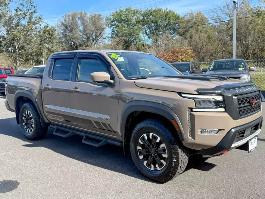 2022 Nissan Frontier PRO-4X photo 1