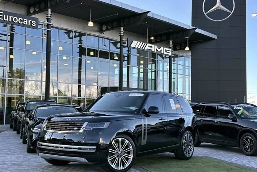 2025 Land Rover Range Rover SE photo 1
