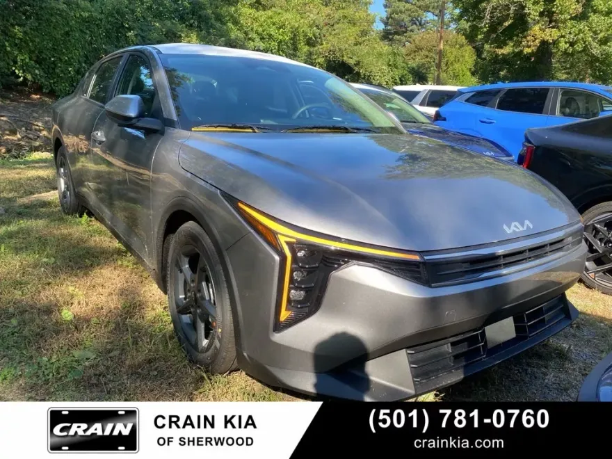 2025 Kia K4 LXS photo 1