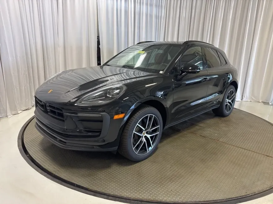 2025 Porsche Macan photo 1