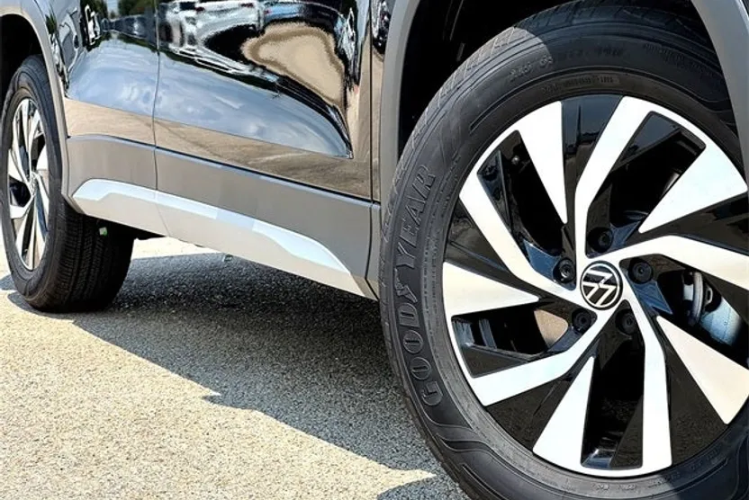 2025 Volkswagen Tiguan S photo 1