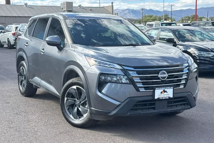 2024 Nissan Rogue SV AWD photo 1