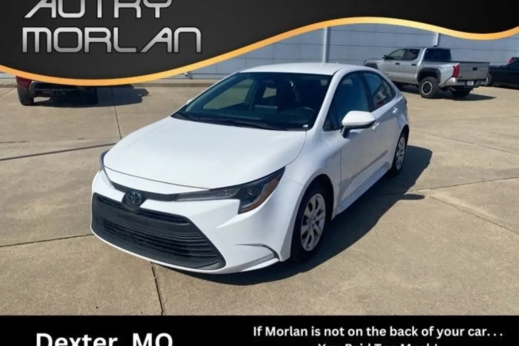 2024 Toyota Corolla LE photo 1