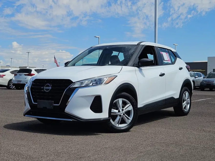 2024 Nissan Kicks S photo 1