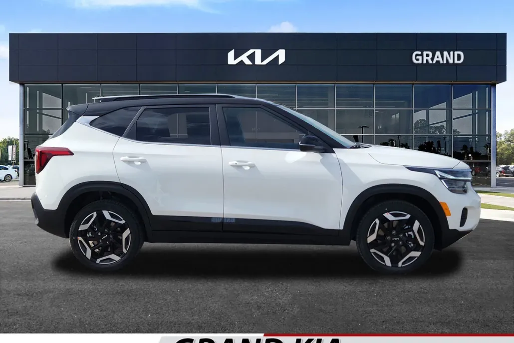 2025 Kia Seltos SX photo 1