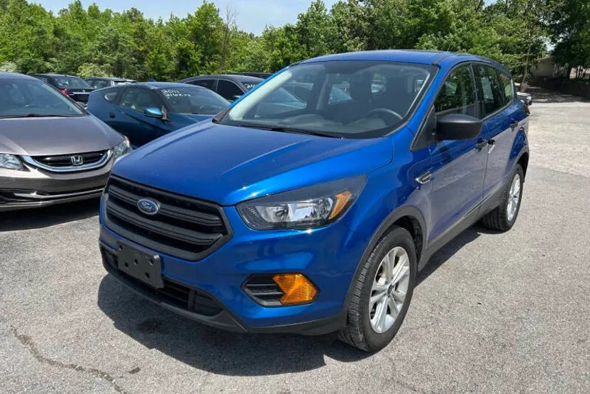 2019 Ford Escape S photo 1