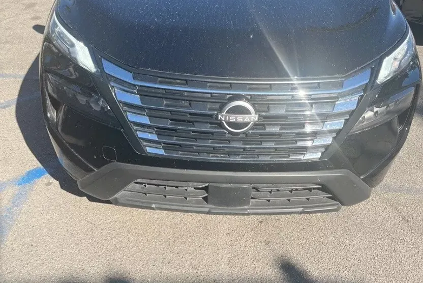 2024 Nissan Rogue SV photo 1