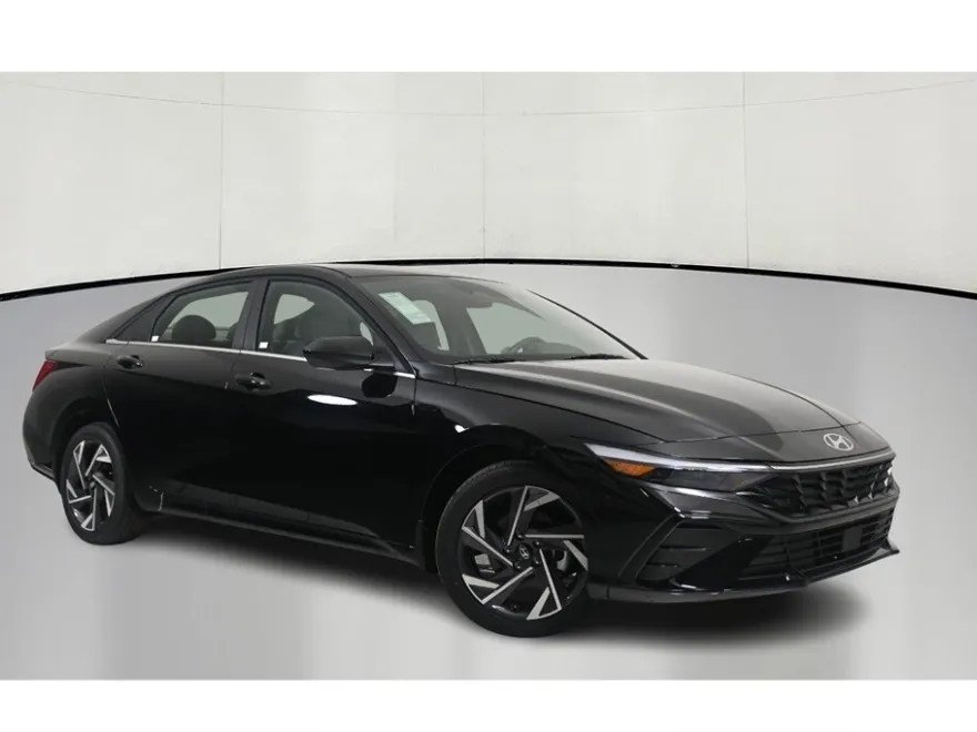 2025 Hyundai Elantra SEL Convenience photo 1