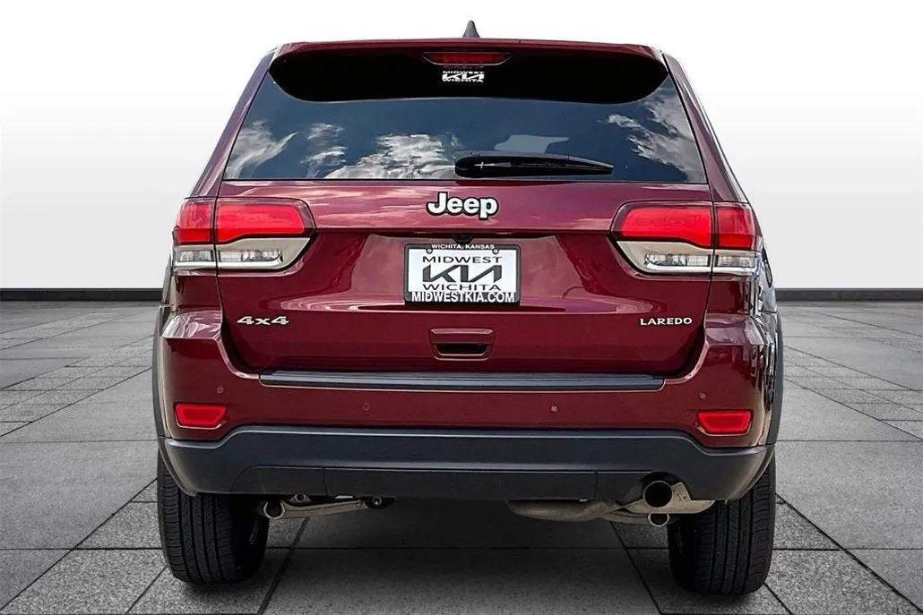 2022 Jeep Grand Cherokee Laredo E photo 1