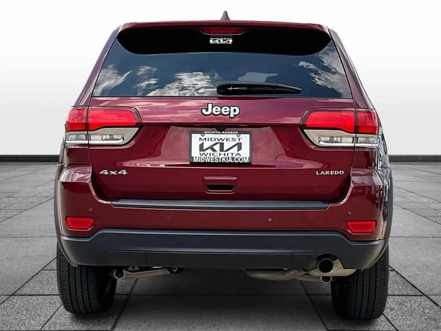 2022 Jeep Grand Cherokee Laredo E photo 1