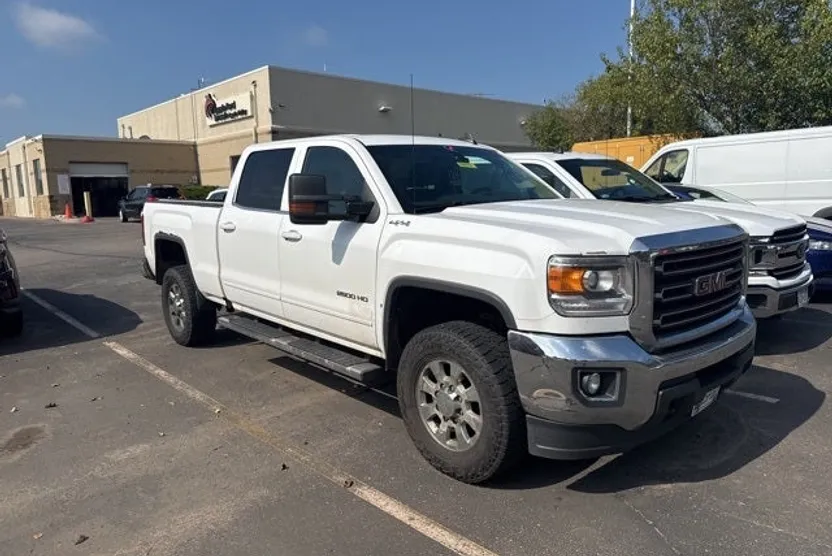 2016 Gmc Sierra SLE photo 1