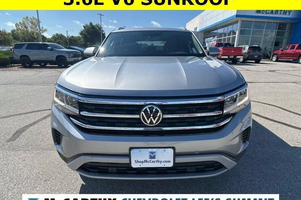 2022 Volkswagen Atlas Cross Sport V6 SE Technology photo 1