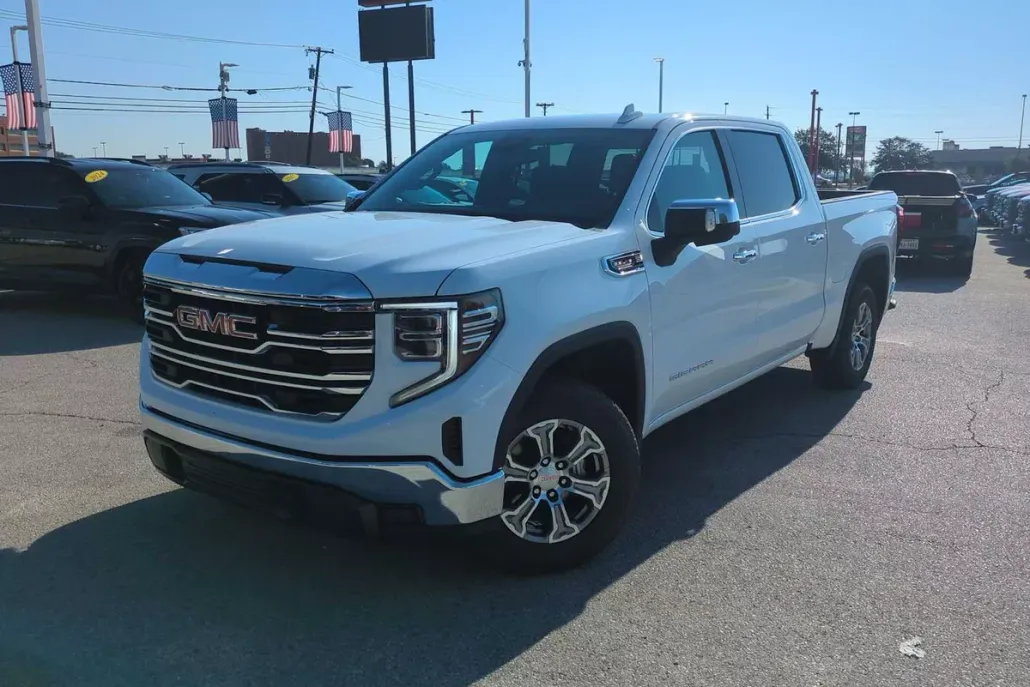 2024 Gmc Sierra 1500 SLT photo 1