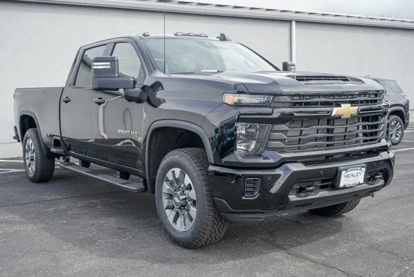 2025 Chevrolet Silverado 2500HD Custom photo 1
