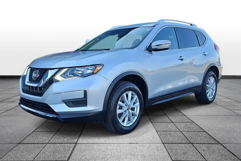 2020 Nissan Rogue SV photo 1